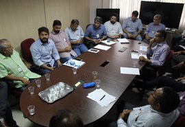 Entidades e governo debatem saídas para a crise do leite em Alagoas