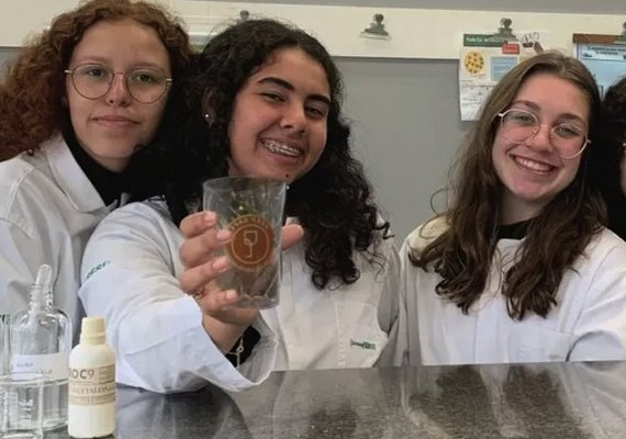 Estudantes gaúchas criam copo capaz de identificar o 'Boa Noite, Cinderela'; saiba mais