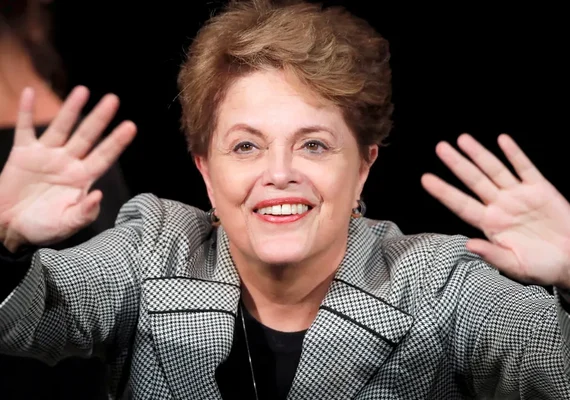 Dilma Rousseff passa mal e é internada em Xangai