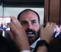 Motta notifica Eduardo Bolsonaro sobre processo de perda do mandato