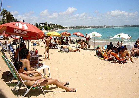Sete trechos alagoanos estão impróprios para banho, afirma o IMA