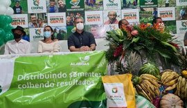 Secretário da Agricultura entrega sementes em Matriz de Camaragibe