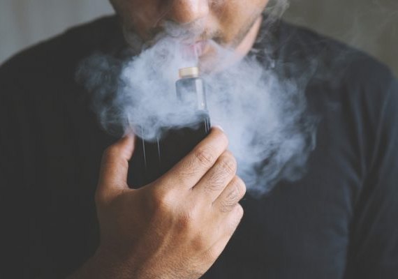 Vape aumenta em 19% o risco de insuficiência cardíaca, diz estudo