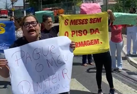Profissionais do Hospital Veredas protestam contra salários atrasados: 'pessoas sem dinheiro para comer'