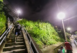 Prefeitura amplia pontos de iluminação em mais quatro grotas e no Feitosa