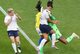 Brasil perdeu para a França nas oitavas de final da última Copa do Mundo Feminina