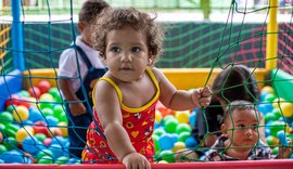 Assistência Social atende especialistas e adapta programa que vai distribuir leite para crianças