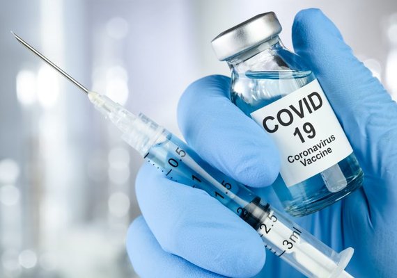 Manaus e outras capitais brasileiras imunizam adolescentes para evitar impacto das variantes da Covid-19