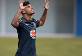 Jogador testa positivo para Covid-19 e é cortado da Seleção