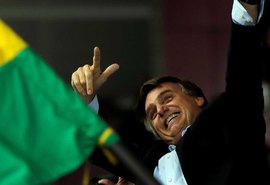 Bolsonaro vai assinar decreto de posse de armas nesta terça-feira