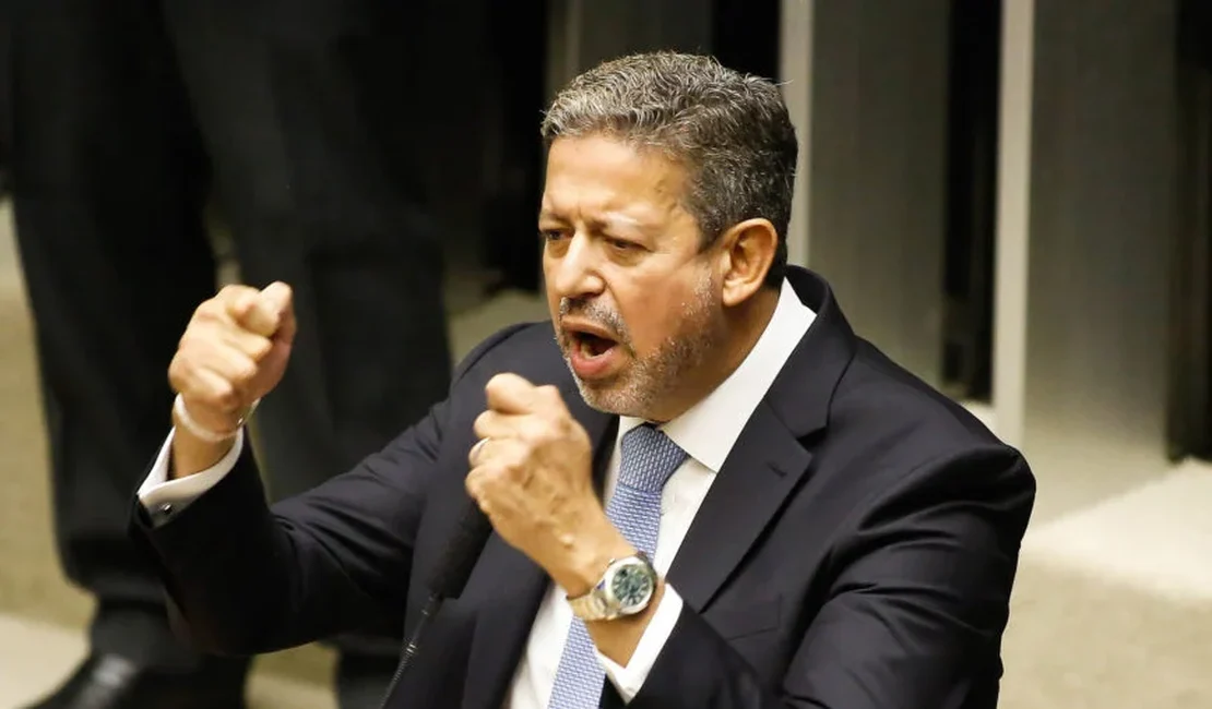Lira ameaça expulsar da Câmara deputados da oposição