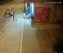 Câmeras de segurança flagram roubo de celulares em mercadinho da parte alta de Maceió