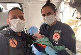 Socorristas do Samu auxiliam em parto residencial em Maceió