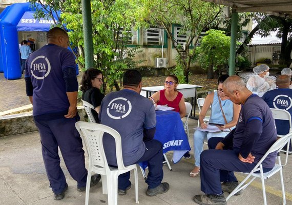Terceirizados da educação de Maceió sofrem represálias e atrasos no pagamento de salários