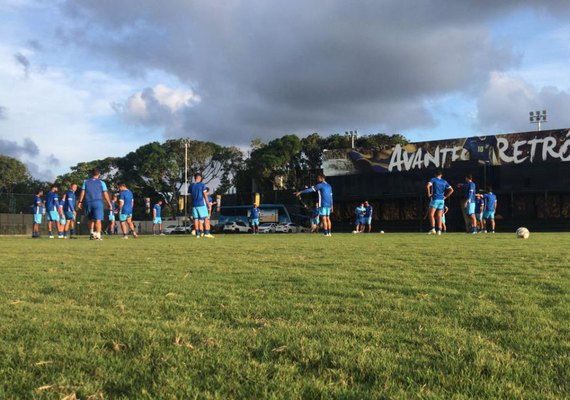 CSA encerra nesta terça-feira pré-temporada em Pernambuco