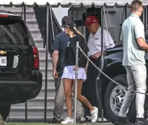 Após rumores na internet, Donald Trump aparece vivo em campo de golfe com a neta