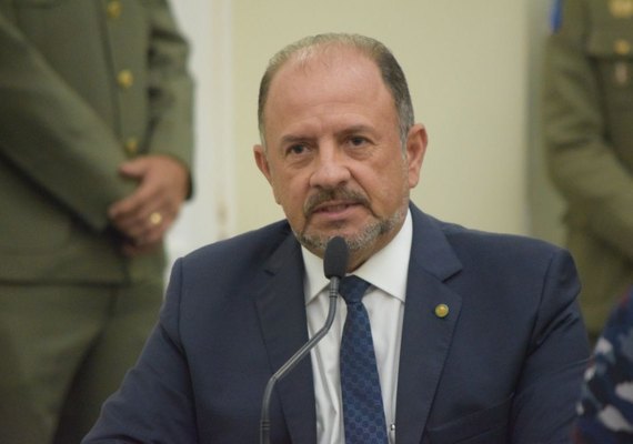 Justiça concede liminar que impede expulsão de Antônio Albuquerque do PTB