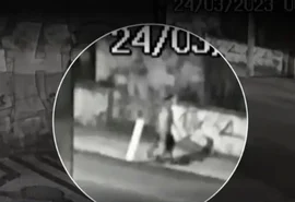 Cratera se abre em calçada e “engole” irmãos no Rio de Janeiro; veja o vídeo
