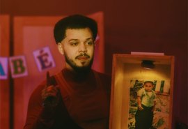 Após 11 apresentações, peça 'Tempo de Vagalume' volta a Maceió para iluminar memórias