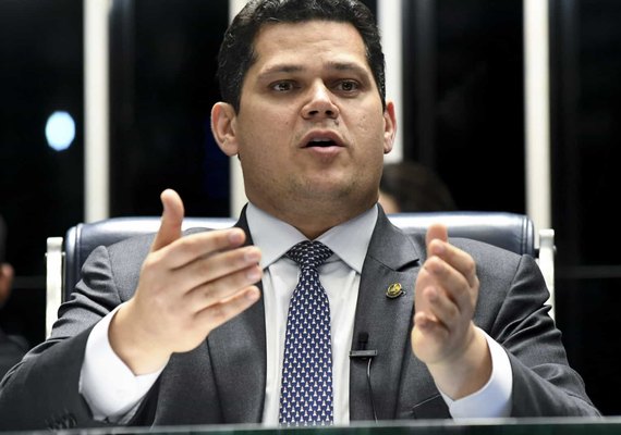 Alcolumbre volta a defender CPMI das Fake News