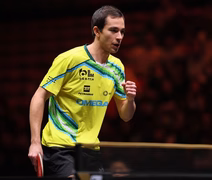 Calderano confirma favoritismo após batalha e vai às quartas; Bruna é eliminada