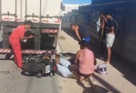 VÍDEO: Acidente entre caminhão e moto deixa feridos na Av. Josefa de Melo