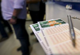 Mega-Sena acumula e deve pagar R$ 90 milhões no sábado