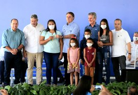 Em Alagoas, Bolsonaro pede ajuda na aprovação de PL que fixa ICMS sobre combustíveis
