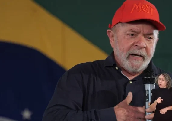 Em discurso Lula critica Congresso, Petrobras e privatização da Eletrobras