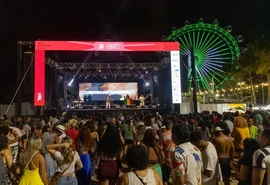 Com Paulinho da Viola, Vamos Subir a Serra chega ao segundo dia na Orla da Pajuçara