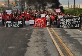 MTST/AL protesta contra cortes na habitação e pelo auxílio de R$ 600