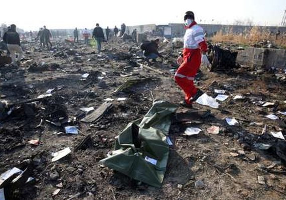 Sequência de erros causou queda de avião ucraniano