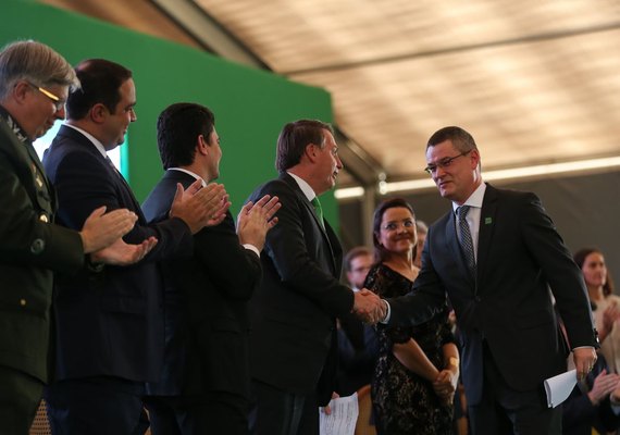 Bolsonaro diz que Brasil deve muito à Polícia Federal