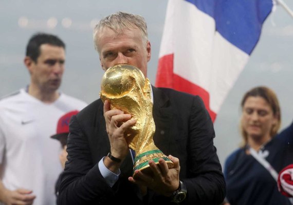 Deschamps defende que Griezmann ou Mbappé vença como melhor do mundo