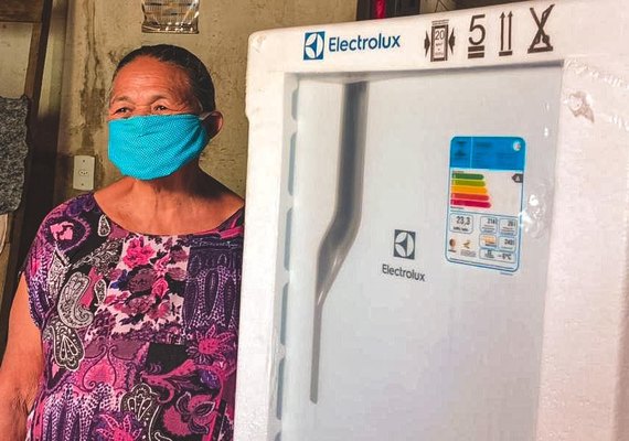 Equatorial AL finaliza entrega de geladeiras em Santana do Ipanema
