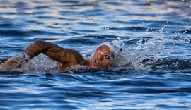 Ana Marcela Cunha é penta do circuito mundial de maratonas aquáticas