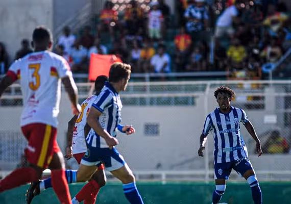 CSA vence Juazeirense com gol nos acréscimos e assume liderança do Grupo A10