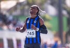 Alison dos Santos conquista ouro nos 400m com barreiras e faz melhor marca  de 2026