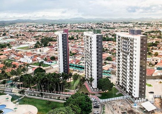 Supermercado indenizará cliente que ingeriu sanduíche com larvas em Arapiraca