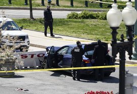 Carro atropela dois policiais na porta do Congresso dos EUA e um deles morre