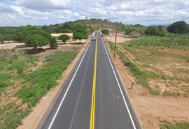 Governo entrega estrada de acesso a povoado de Girau do Ponciano
