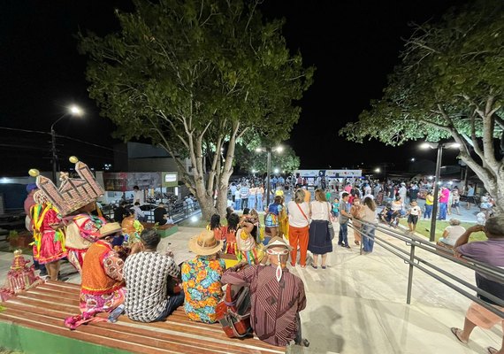Arapiraca: prefeitura inaugura nova praça e biblioteca digital em Canafístula