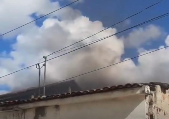 Mulher é presa suspeita de agredir ex e incendiar a própria casa em Arapiraca