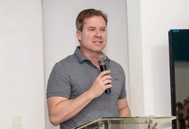Marx Beltrão apoia avanço de projeto contra misoginia na Câmara