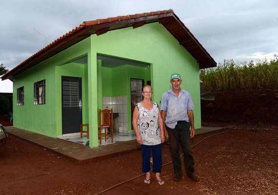 Agricultores do sertão recebem casas do PNHR