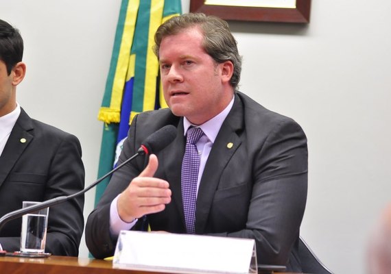 Deputado Marx Beltrão faz vídeo defendendo a retomada da economia