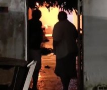 Jovem é presa suspeita de matar mãe durante incêndio em Arapiraca: 'Jesus mandou jogar no fogo'