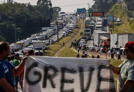 Com frequentes aumentos no combustível, caminhoneiros ameaçam fazer nova paralisação