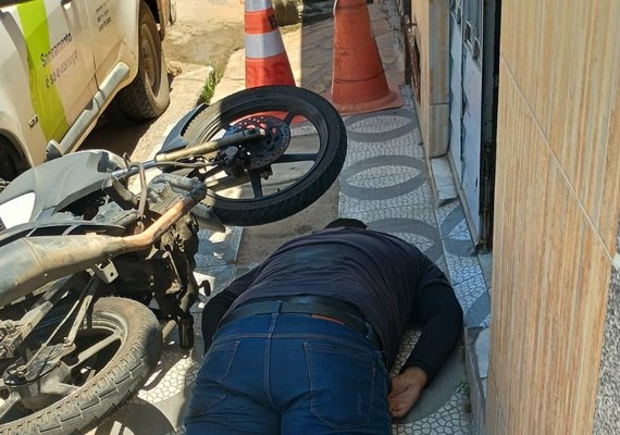 Populares ouvem cerca de 14 tiros durante execução de homem no bairro do Poço, em Maceió