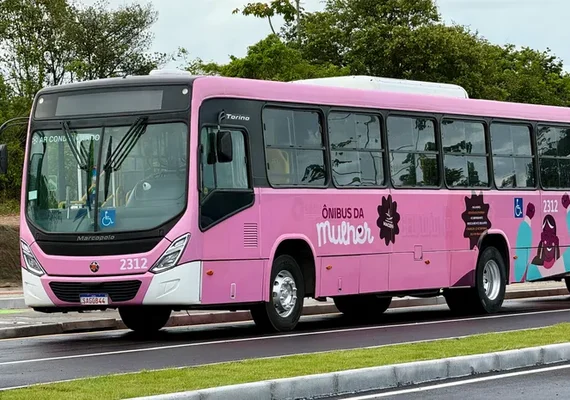 Mulher trans é impedida de embarcar no “Ônibus da Mulher” em Maceió